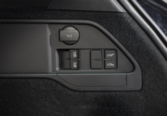 Подержанный автомобиль Volkswagen Touareg 2016 года (26 фото)