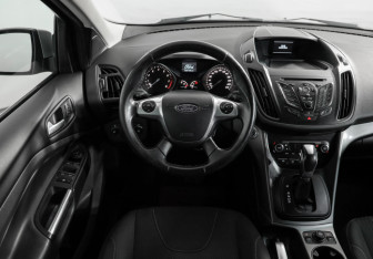 Подержанный автомобиль Ford Kuga 2014 года (11 фото)