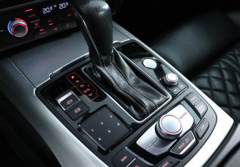 Подержанный автомобиль Audi A7 2016 года (16 фото)