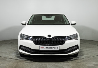 Подержанный автомобиль Skoda Superb Liftback 2020 года (2 фото)
