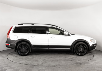 Подержанный автомобиль Volvo XC70 2014 года (4 фото)