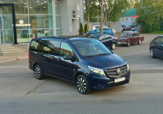 Подержанный автомобиль Mercedes-Benz Vito 2021 года (3 фото)