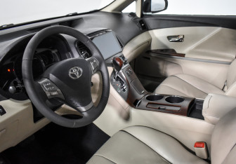 Подержанный автомобиль Toyota Venza 2009 года (9 фото)