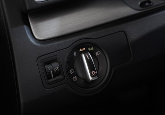 Подержанный автомобиль Volkswagen Passat Sedan 2012 года (17 фото)