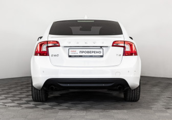 Подержанный автомобиль Volvo S60 2013 года (6 фото)