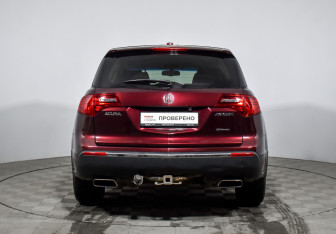 Подержанный автомобиль Acura MDX 2011 года (6 фото)