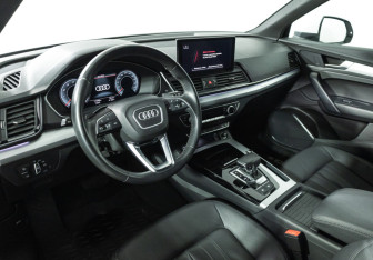 Подержанный автомобиль Audi Q5 2021 года (11 фото)