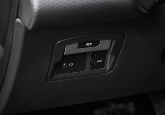 Подержанный автомобиль Land Rover Range Rover Velar 2020 года (28 фото)