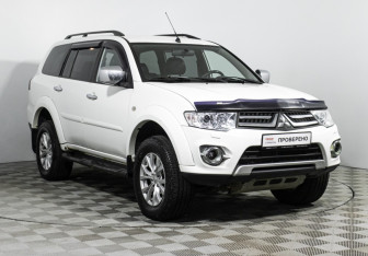 Подержанный автомобиль Mitsubishi Pajero Sport 2013 года (3 фото)