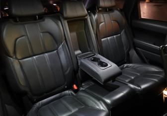 Подержанный автомобиль Land Rover Range Rover Sport 2015 года (29 фото)