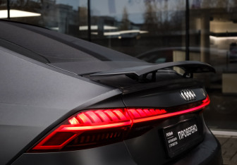 Подержанный автомобиль Audi A7 2018 года (9 фото)