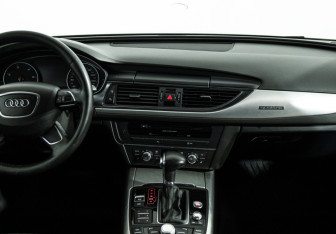 Подержанный автомобиль Audi A6 Sedan 2011 года (14 фото)