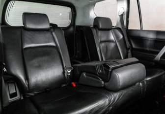 Подержанный автомобиль Toyota Land Cruiser Prado 2016 года (22 фото)