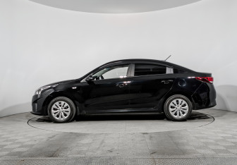 Подержанный автомобиль Kia Rio Sedan 2020 года (8 фото)