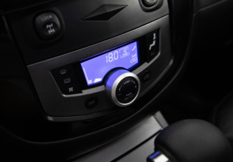 Подержанный автомобиль Ford Escape 2008 года (13 фото)