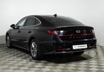 Подержанный автомобиль Hyundai Sonata 2020 года (7 фото)