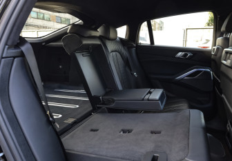 Подержанный автомобиль BMW X6 2021 года (17 фото)