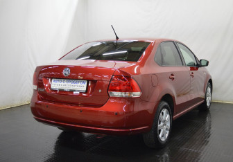 Подержанный автомобиль Volkswagen Polo Sedan 2013 года (5 фото)
