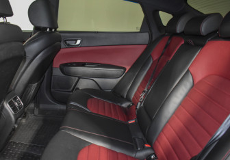 Подержанный автомобиль Kia Optima Sedan 2019 года (12 фото)