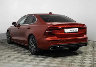 Подержанный автомобиль Volvo S60 2019 года (7 фото)