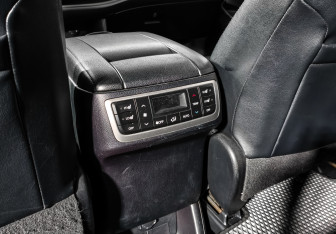 Подержанный автомобиль Toyota Highlander 2014 года (14 фото)