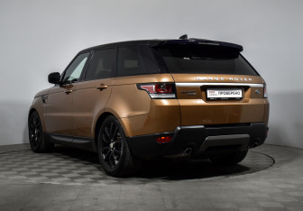 Подержанный автомобиль Land Rover Range Rover Sport 2017 года (8 фото)