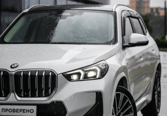 Подержанный автомобиль BMW X1 2024 года (2 фото)