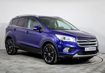 Подержанный автомобиль Ford Kuga 2017 года (3 фото)