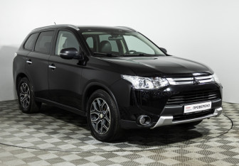 Подержанный автомобиль Mitsubishi Outlander 2014 года (3 фото)