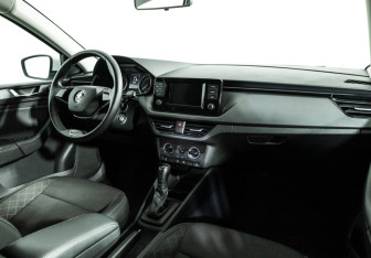 Подержанный автомобиль Skoda Rapid Liftback 2021 года (9 фото)