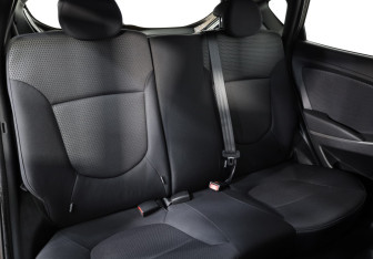 Подержанный автомобиль Hyundai Solaris Hatchback 2015 года (21 фото)