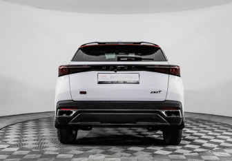 Подержанный автомобиль Omoda C5 2023 года (6 фото)