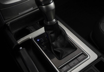 Подержанный автомобиль Toyota Land Cruiser Prado 2017 года (23 фото)