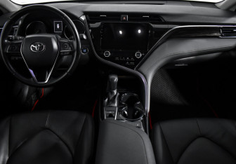 Подержанный автомобиль Toyota Camry Sedan 2018 года (15 фото)
