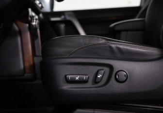 Подержанный автомобиль Toyota Land Cruiser Prado 2014 года (21 фото)