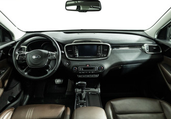 Подержанный автомобиль Kia Sorento 2019 года (13 фото)