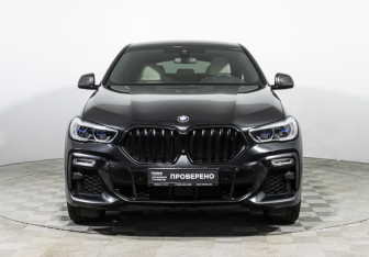 Подержанный автомобиль BMW X6 2020 года (2 фото)