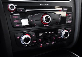 Подержанный автомобиль Audi A4 Sedan 2013 года (16 фото)