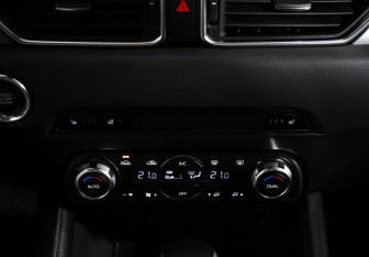Подержанный автомобиль Mazda CX-5 2017 года (17 фото)