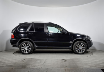 Подержанный автомобиль BMW X5 2003 года (4 фото)