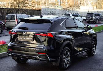 Подержанный автомобиль Lexus NX 2017 года (5 фото)