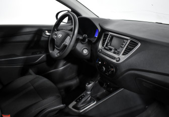 Подержанный автомобиль Hyundai Solaris Sedan 2021 года (13 фото)
