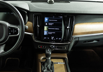 Подержанный автомобиль Volvo S90 2017 года (14 фото)