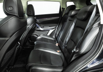 Подержанный автомобиль Geely Atlas Pro 2022 года (10 фото)