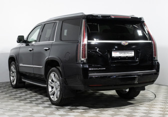Подержанный автомобиль Cadillac Escalade Suv 2016 года (7 фото)