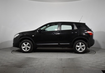 Подержанный автомобиль Nissan Qashqai 2012 года (8 фото)