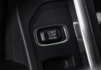 Подержанный автомобиль Volvo XC60 2012 года (17 фото)