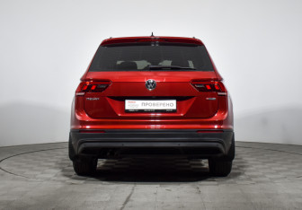 Подержанный автомобиль Volkswagen Tiguan 2020 года (6 фото)