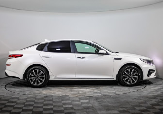 Подержанный автомобиль Kia Optima Sedan 2018 года (4 фото)