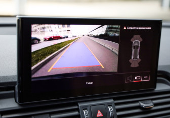 Подержанный автомобиль Audi Q5 2021 года (16 фото)